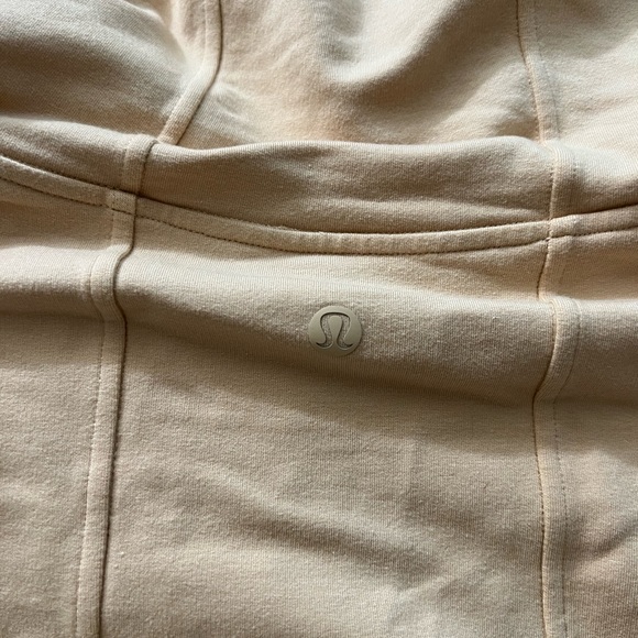 Lululemon Crop - Picture 2 of 8